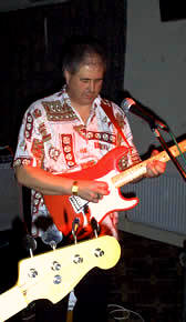  Ken -Lead Guitar & Vocals 